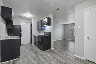 Rolling Hills in Lancaster, TX - Building Photo