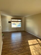 813 W Broad St in Linden, MI - Building Photo - Building Photo