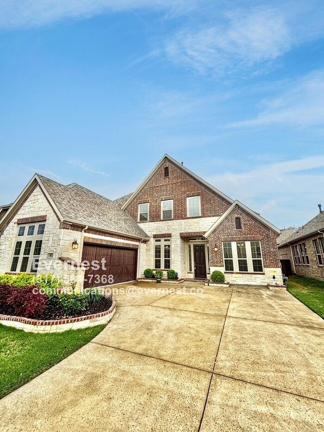 property at 914 Devonshire Dr
