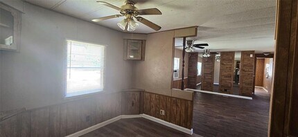 854 Queenswood St in Montgomery, TX - Building Photo - Building Photo