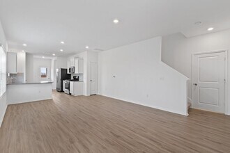 7229 Spotted Leaf Wy in Austin, TX - Building Photo - Building Photo