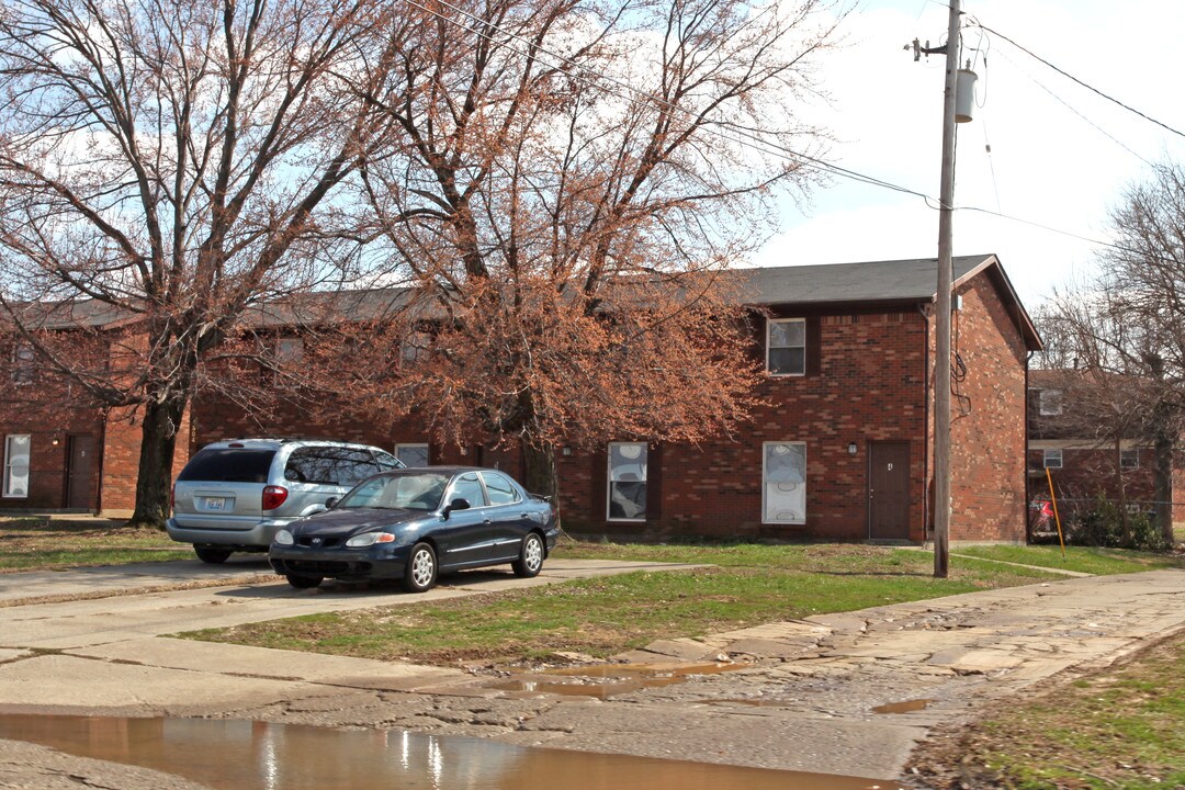 4304 Norfolk Dr in Louisville, KY - Foto de edificio