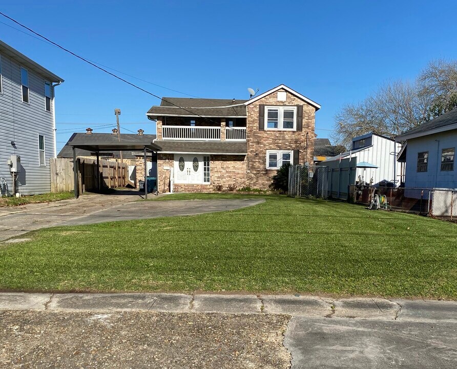 509 1st Ave in Harvey, LA - Foto de edificio