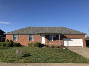 576 Circle Valley Dr in Louisville, KY - Building Photo - Building Photo