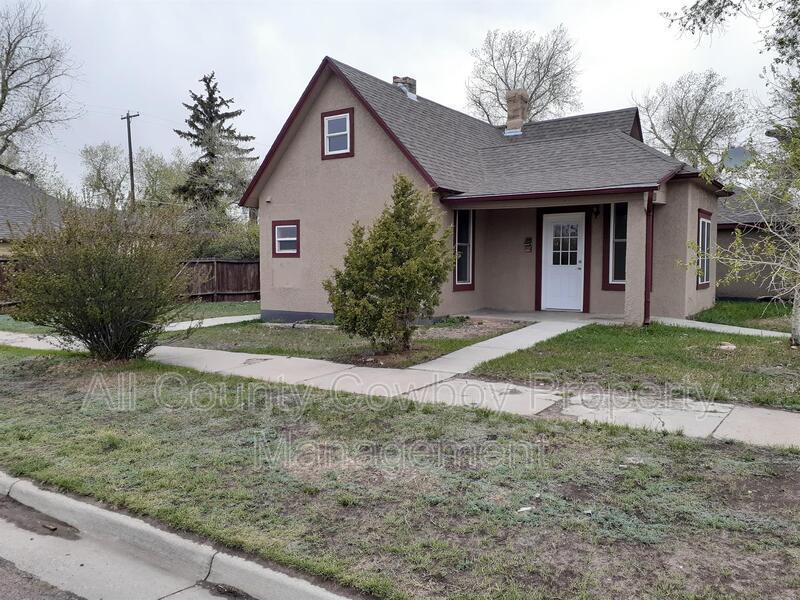 218 Hodgeman St in Laramie, WY - Building Photo