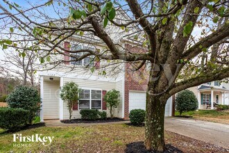 8122 Chatham Oaks Dr in Concord, NC - Building Photo - Building Photo