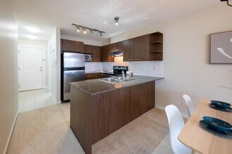 4728 Brentwood Dr in Burnaby, BC - Building Photo - Building Photo