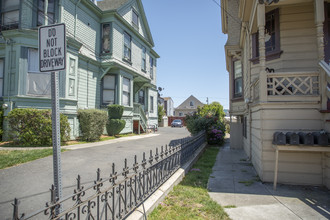 812 6th Ave in Oakland, CA - Foto de edificio - Building Photo