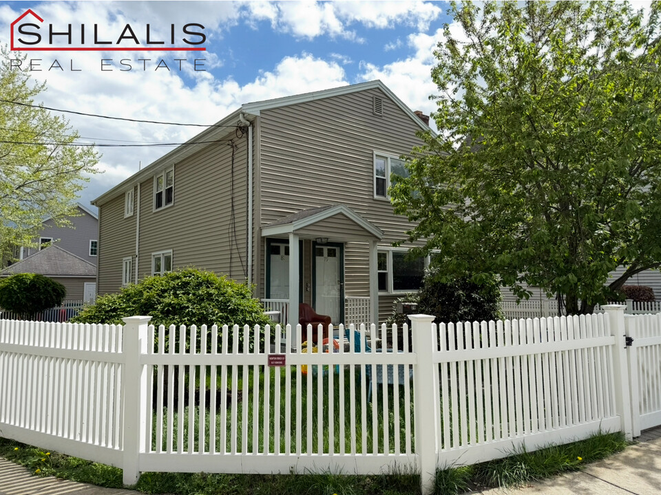 79 Waverley St in Belmont, MA - Building Photo