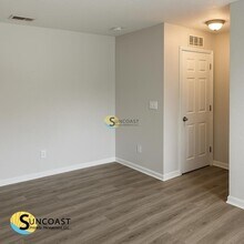 9139 Western Way in Jacksonville, FL - Building Photo - Building Photo