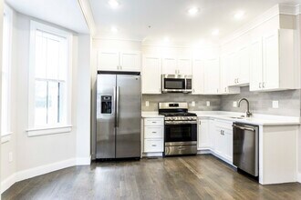 79 Linden St, Unit #1 in Boston, MA - Building Photo - Building Photo
