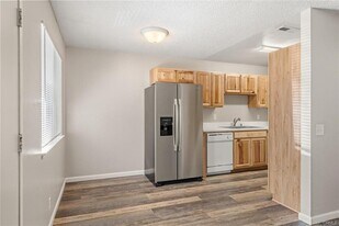 1256 Warner St, Unit C in Chico, CA - Building Photo