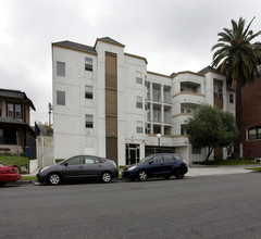 Fumbah Manor in Los Angeles, CA - Building Photo - Building Photo