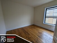 2337 N Spaulding Ave, Unit 3A in Chicago, IL - Building Photo - Building Photo