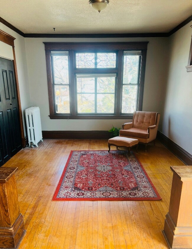 property at 984 Wakefield Ave