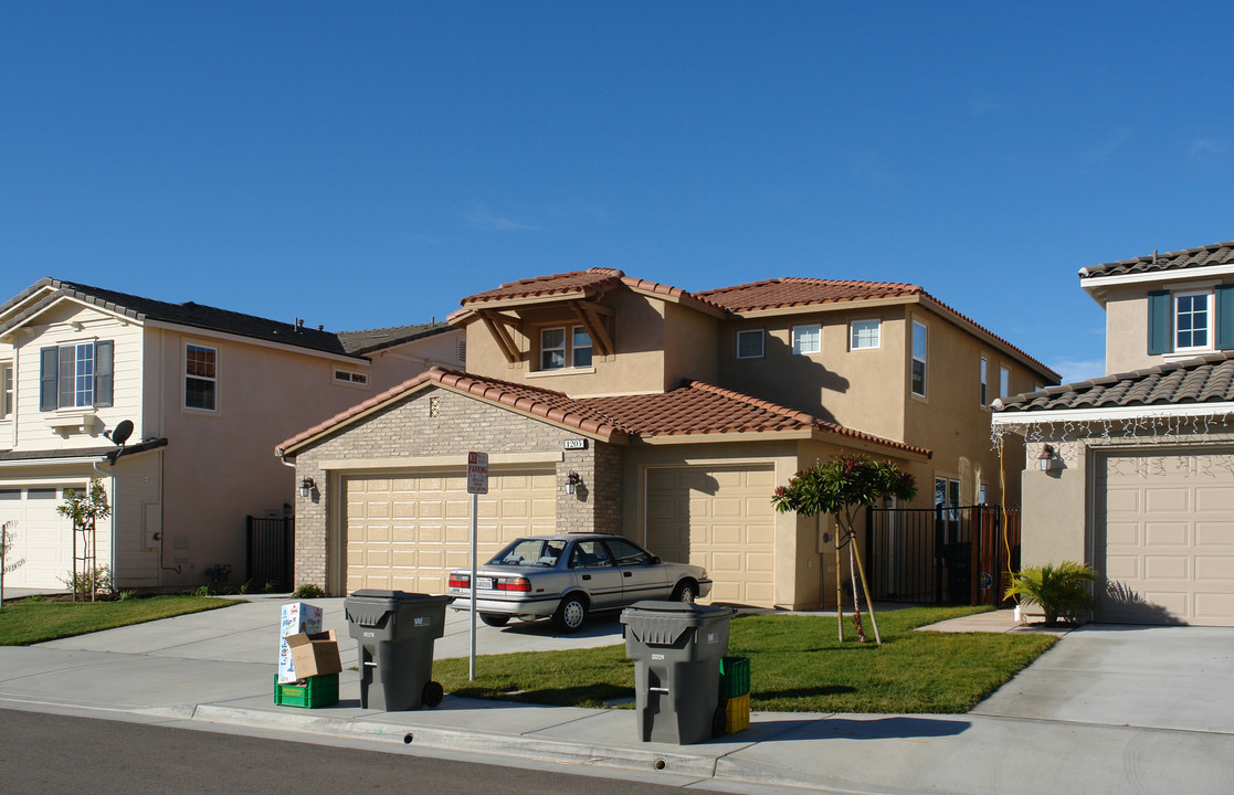 1205 Parkview Dr in Oceanside, CA - Foto de edificio