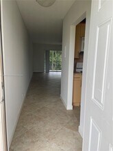 110 Lake Meryl Dr in West Palm Beach, FL - Building Photo - Building Photo