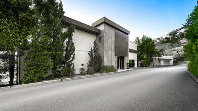 1623 Viewmont Dr in Los Angeles, CA - Building Photo - Building Photo