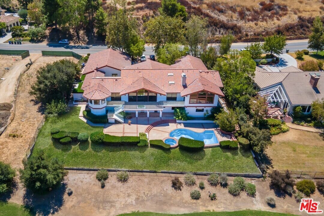 5109 Lakeview Canyon Rd in Westlake Village, CA - Building Photo