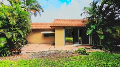 1912 Palmland Dr in Boynton Beach, FL - Building Photo - Building Photo