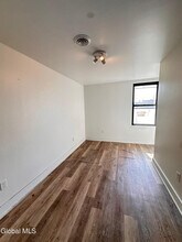 40 River St in Troy, NY - Building Photo - Building Photo