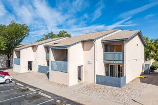 Carlisle Square Condominiums in Albuquerque, NM - Building Photo