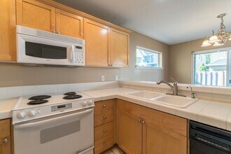 6539 NW Mcgregor Terrace in Portland, OR - Building Photo - Building Photo