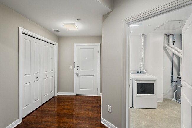 110 E Michigan Ave in Kalamazoo, MI - Building Photo - Building Photo