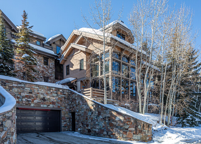 670 Deer Valley Loop