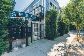 Spruce in Portland, OR - Foto de edificio - Building Photo