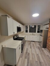 96 Midland St in Lowell, MA - Foto de edificio - Building Photo