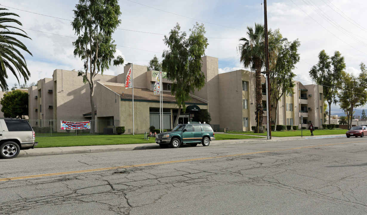 The Plaza in San Bernardino, CA - Building Photo