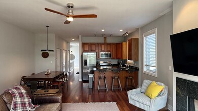 2206 W Monroe St in Chicago, IL - Building Photo - Building Photo