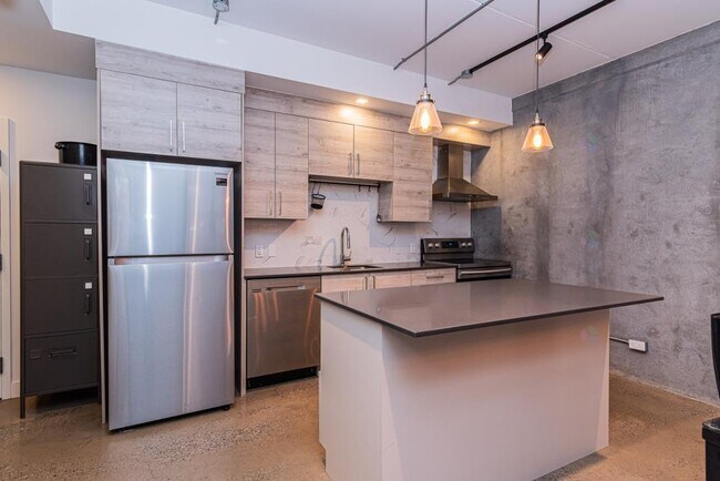 730 Rose-De-Lima Rue in Montréal, QC - Building Photo - Building Photo