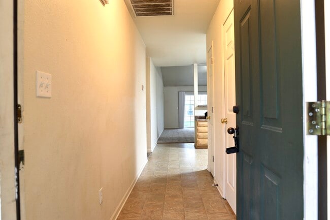 20901 Hartsburg Ln in St. Robert, MO - Building Photo - Building Photo