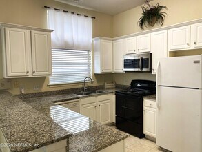 120 Seminole Rd in Atlantic Beach, FL - Building Photo - Building Photo