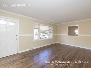 429 Lakeshore Dr in Hillsborough, NC - Building Photo - Building Photo