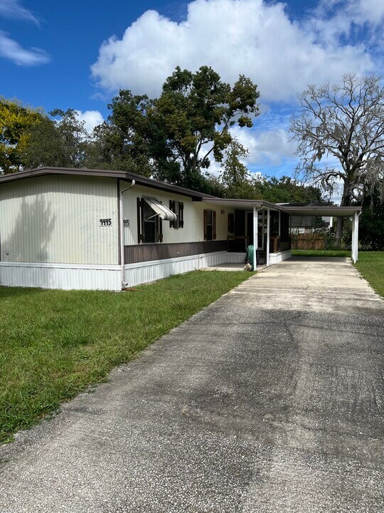 9445 Pontiac St in New Port Richey, FL - Foto de edificio