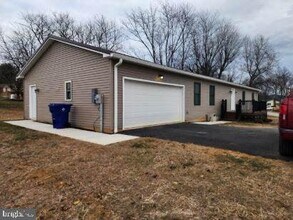 235 Hickory Dr in Chambersburg, PA - Building Photo - Building Photo