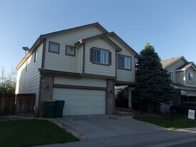 2235 Ashwood Pl in Littleton, CO - Building Photo