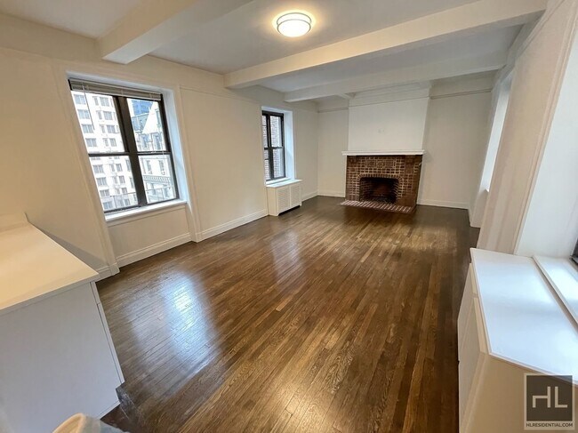 WEST 55 STREET in New York, NY - Building Photo - Building Photo