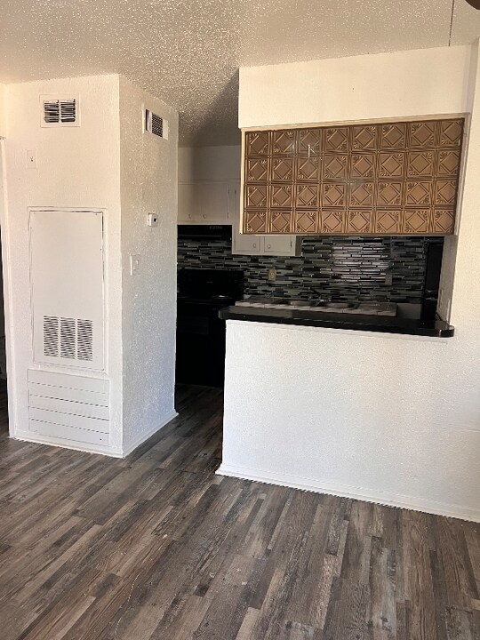 209 Victor St in San Antonio, TX - Foto de edificio