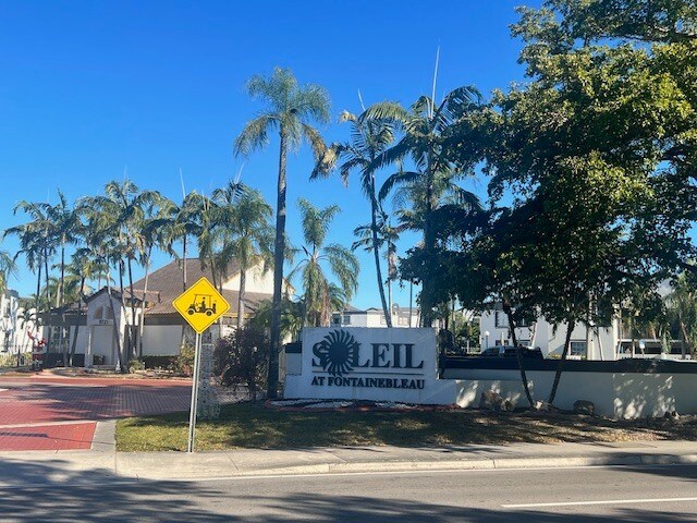 9741 Fontainebleau Blvd, Unit 202 in Miami, FL - Building Photo
