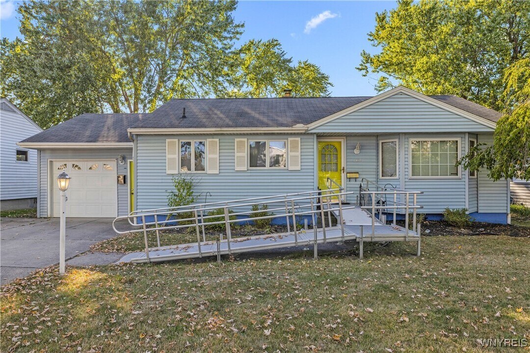 110 Rosemont Dr in Buffalo, NY - Building Photo