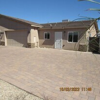 2495 Palisades Dr in Lake Havasu City, AZ - Building Photo