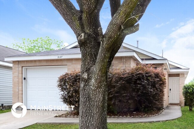 property at 2127 Whittier Dr
