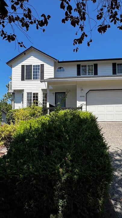 19806 SE 41st St in Camas, WA - Building Photo