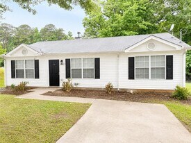 8011 Trinity Park Dr in Riverdale, GA - Building Photo