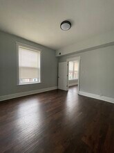 916 W 68th St in Chicago, IL - Building Photo - Building Photo