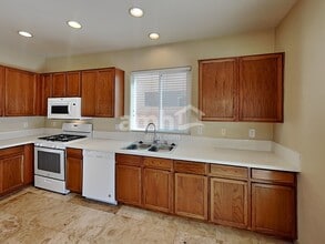 6327 Hamilton Grove Ave in Las Vegas, NV - Foto de edificio - Building Photo